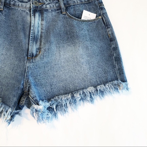 Articles Society Coachella Frayed High Rise Shorts - Picture 8 of 12